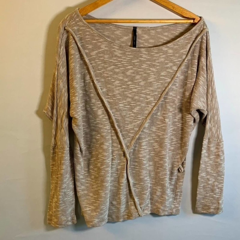 5/ $25 𝅺Mon Ami Dolman Sleeve Tan Sweater M